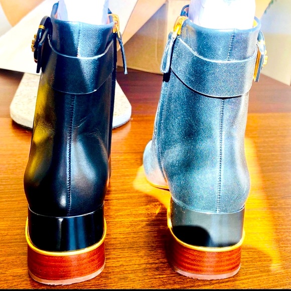 Tory Burch Leather Ankle Boot size 10 - Picture 3 of 7